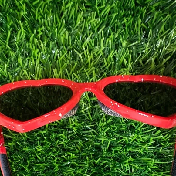 Pit Viper Heart-Shaped Red Sunglasses - Picture 10 of 10